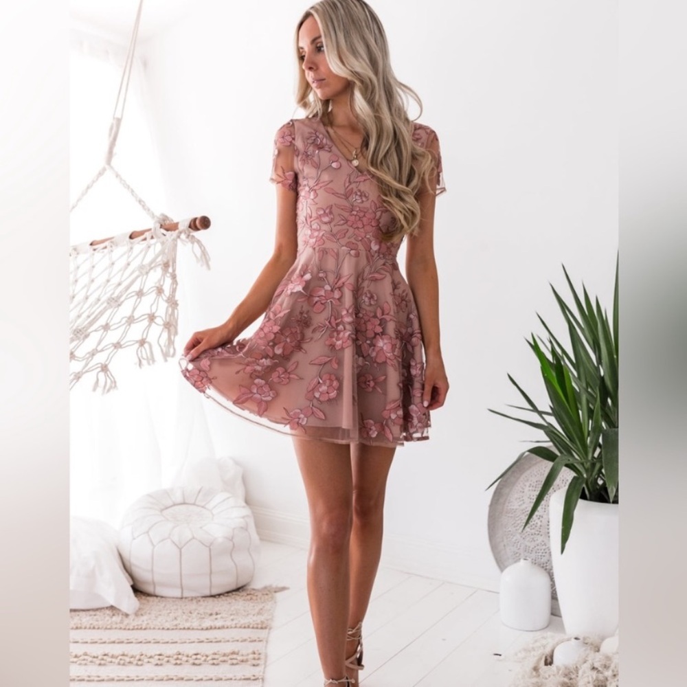 Two Sisters The Label Saskia Dress